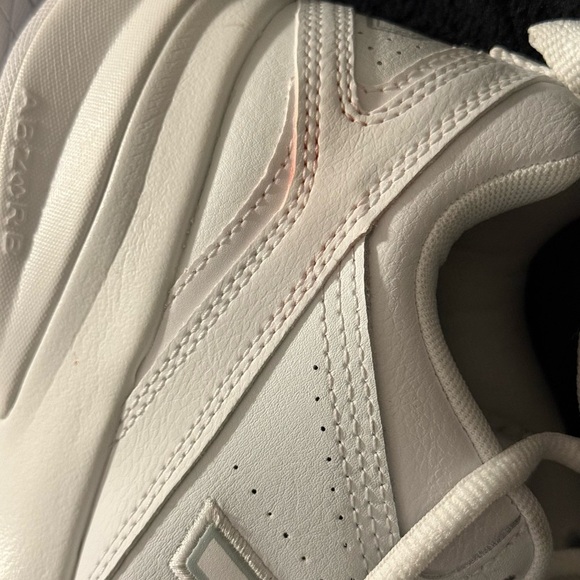 New Balance White Sneakers Breathable Low-Top Comfort - Picture 12 of 15